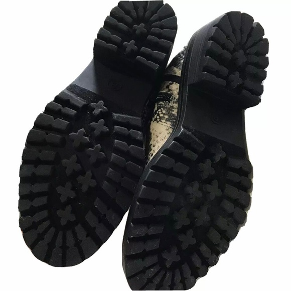 Universal Thread Target Chelsea Boots Booties Double Gore Snake Print Lug Sole 8 - Picture 10 of 10